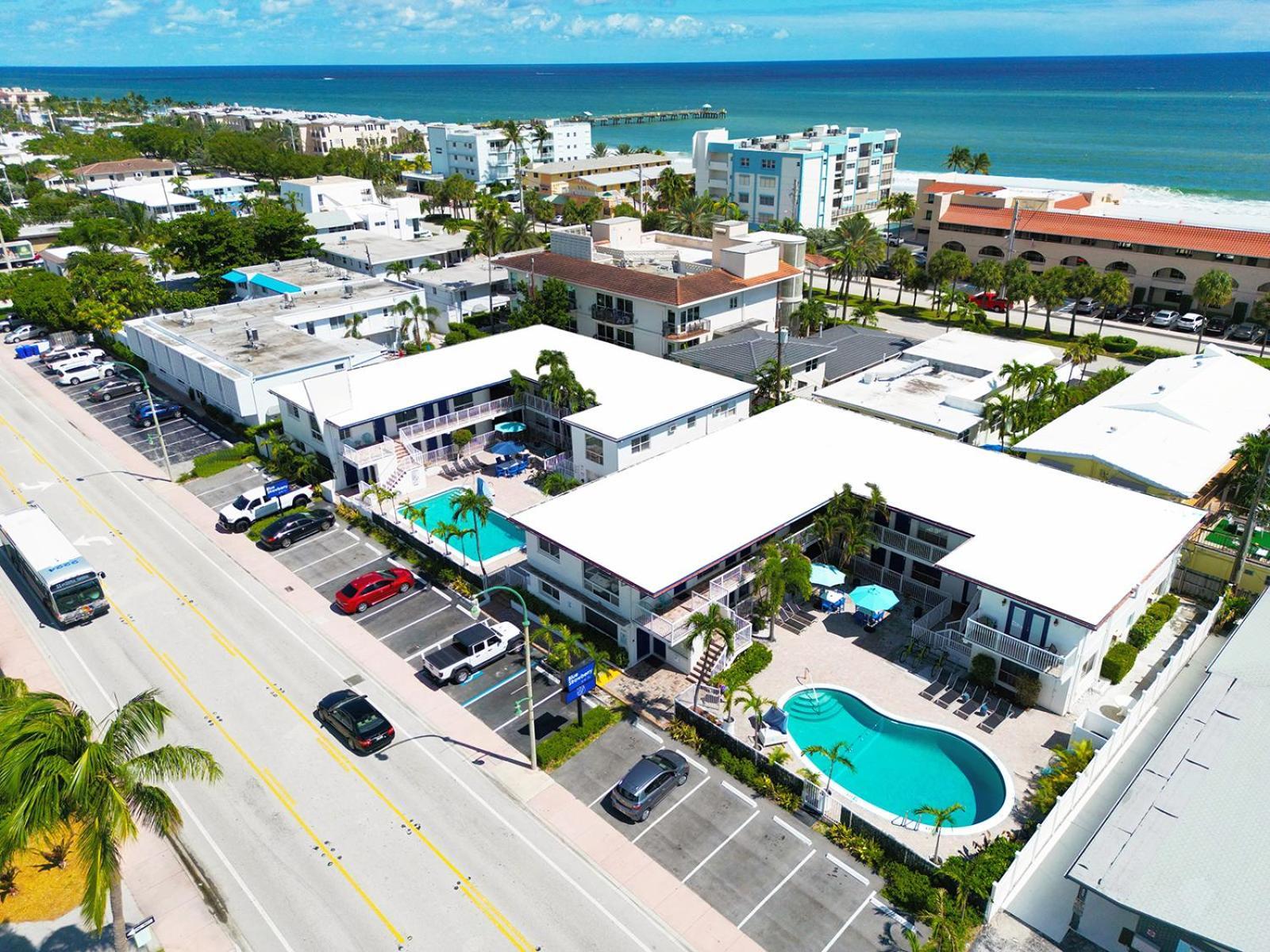Blue Strawberry By The Sea Hotell Lauderdale-by-the-Sea Exteriör bild