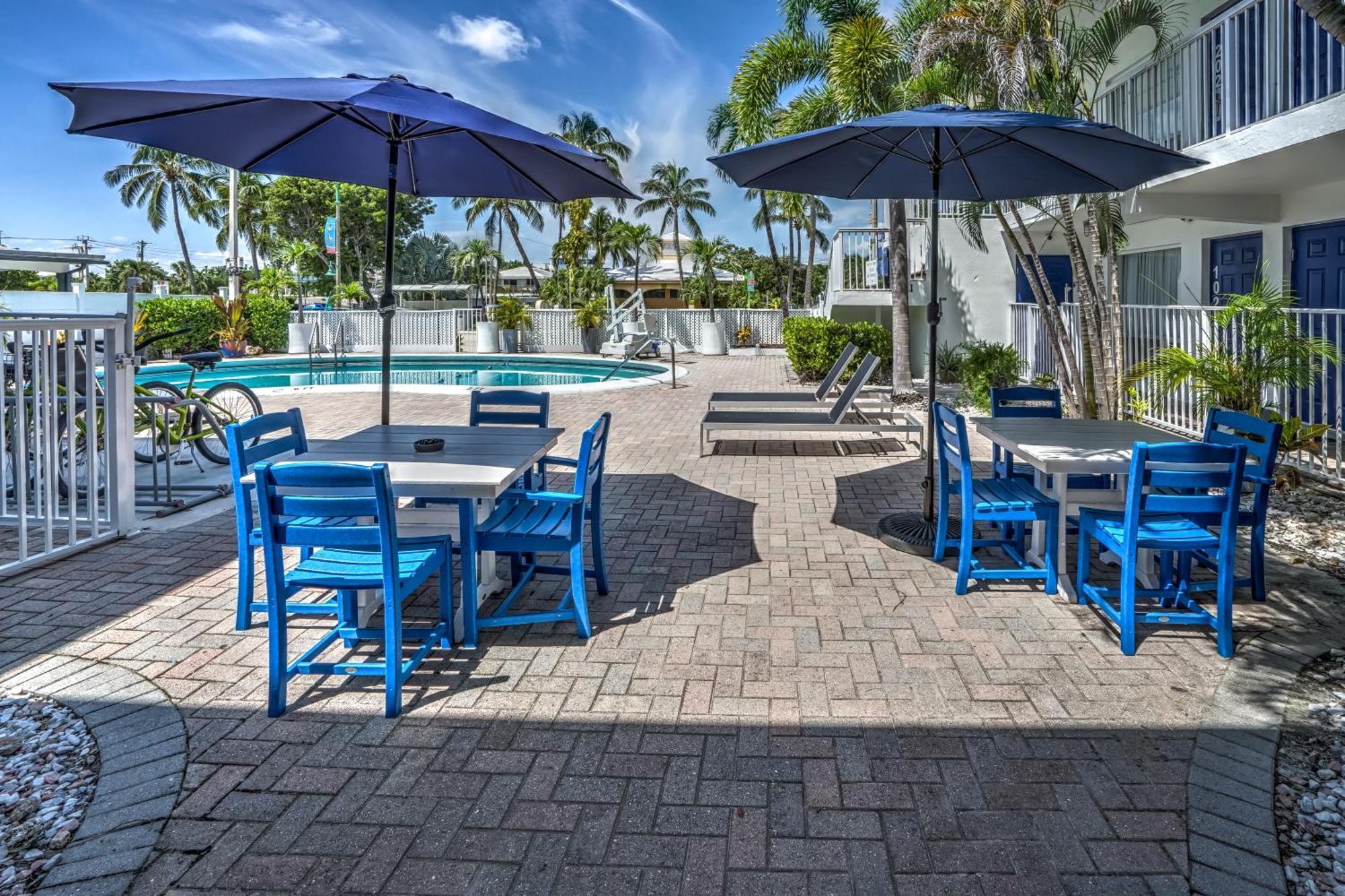 Blue Strawberry By The Sea Hotell Lauderdale-by-the-Sea Exteriör bild