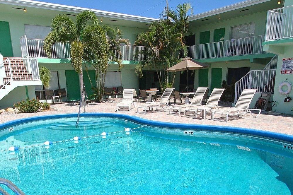 Blue Strawberry By The Sea Hotell Lauderdale-by-the-Sea Exteriör bild