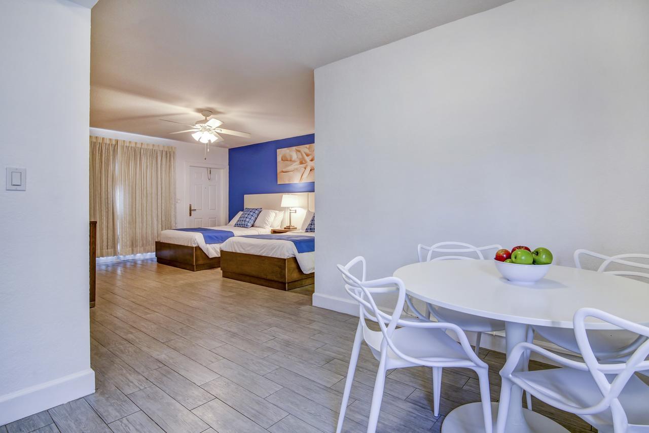 Blue Strawberry By The Sea Hotell Lauderdale-by-the-Sea Exteriör bild