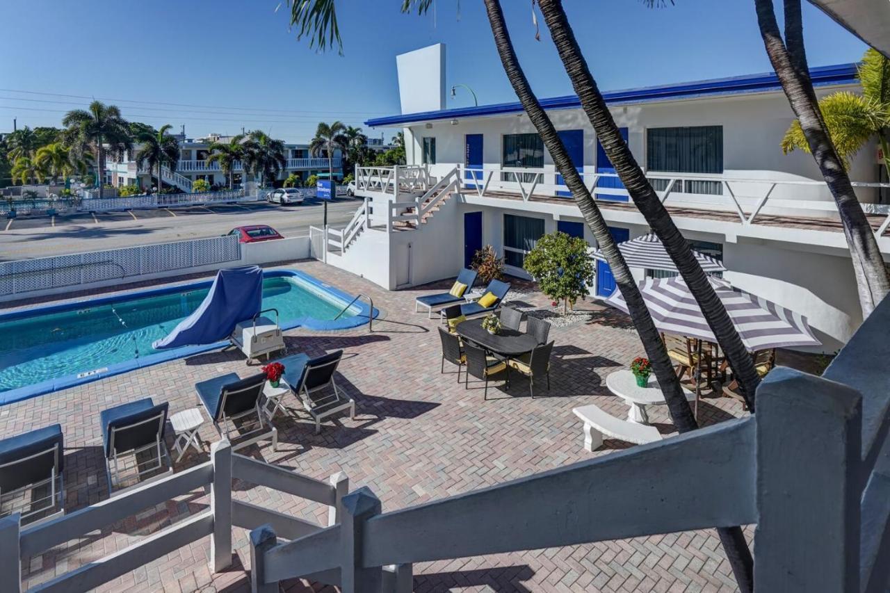 Blue Strawberry By The Sea Hotell Lauderdale-by-the-Sea Exteriör bild
